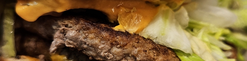 Japanners in rij voor tostirestaurant